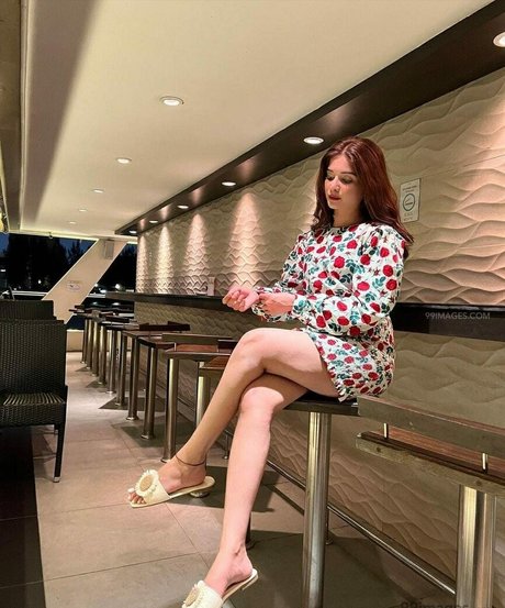 hippie onlyfans free nude photos