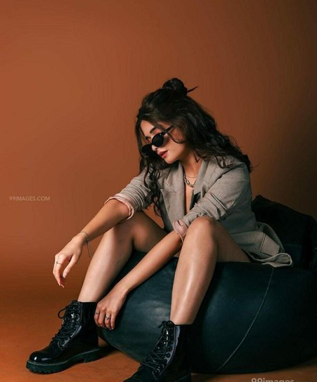 Bhavika Sharma hd actress img