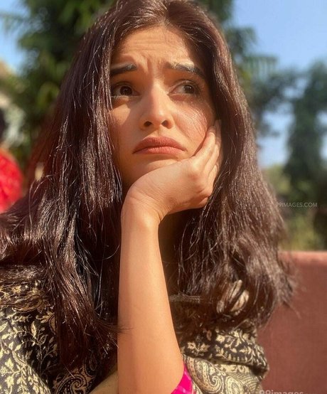 Bhavika Sharma hd actress pictures