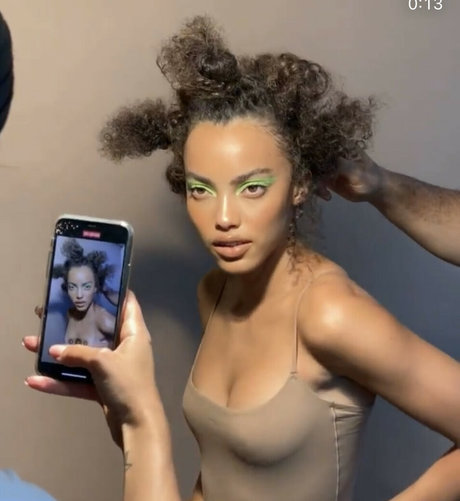 Aliana King model pretty pics