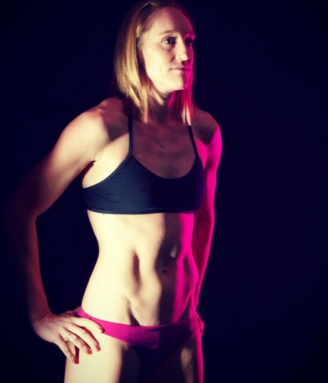 Emily Day model hd photo