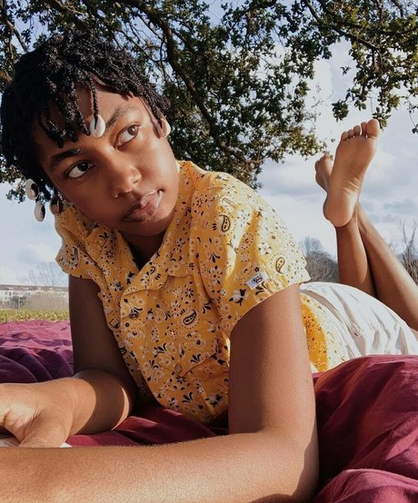 sapiosuccubust beautiful actress image