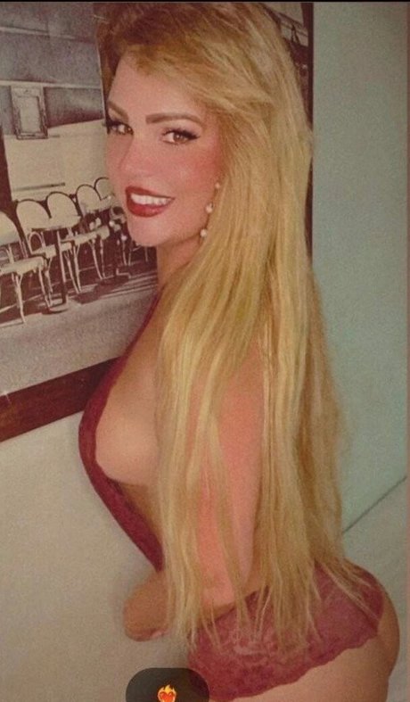 Lili Influente erotic model image