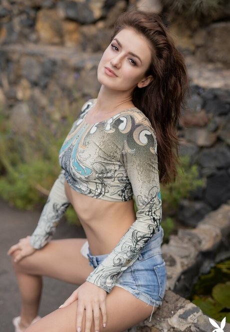 Elina Love pretty model galleries