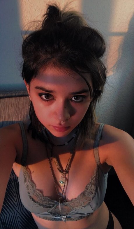 Lisette Dagon star adult image