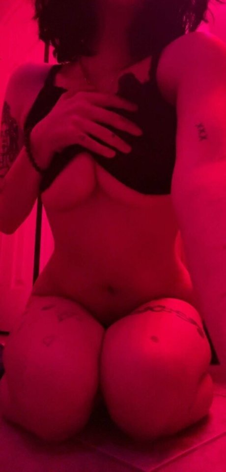 Lisette Dagon exclusive pornstar photos