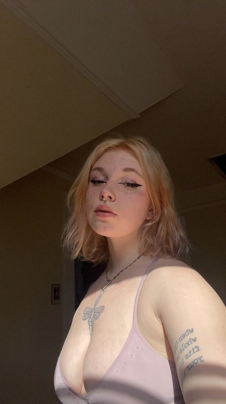 Izzyisdying high quality pornstar photos