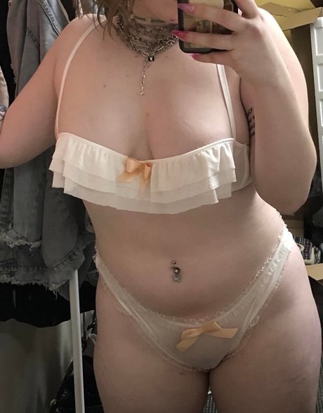 Izzyisdying model porn picture