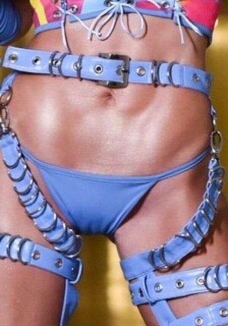 Farofa Da GKay naked model pictures