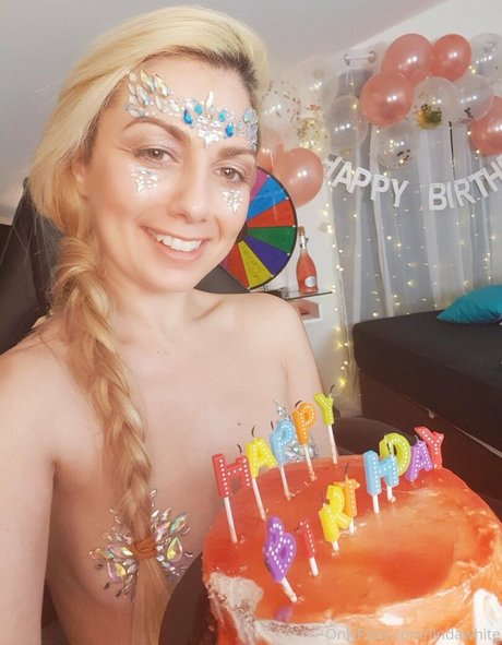 LindaWhite star nude gallery