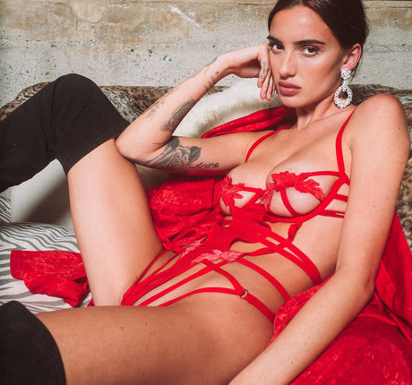 callanjensen model naked image