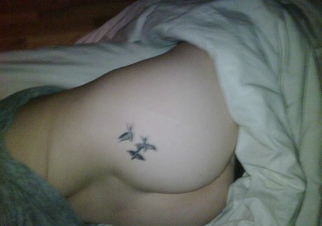 Abby Elliott star high quality image