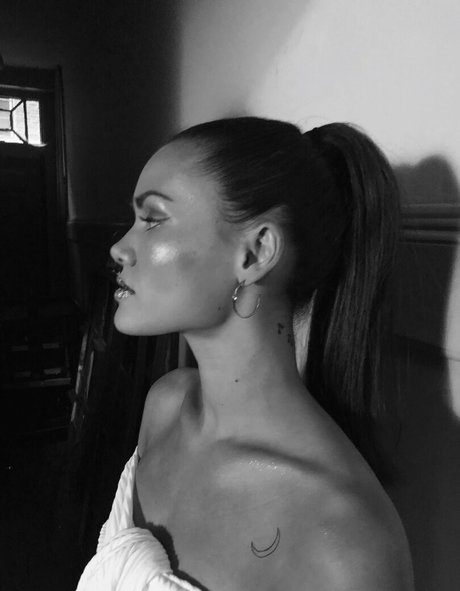 Sinead Harnett naked star picture