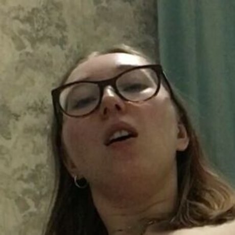 Sweetie Ksu pornstar exclusive photos