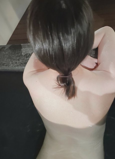 UnmsPg sexy actress pic