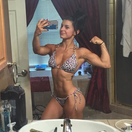 Taylor Vertucci pornstar hot img