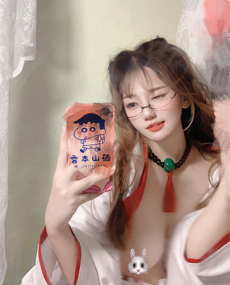 Bubble La model beautiful img