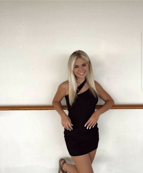 nblondiew xxx pornstar photo