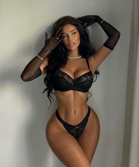 Adeleg xxx star image