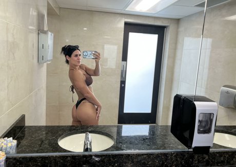 Sloane Nash nude actress galleries