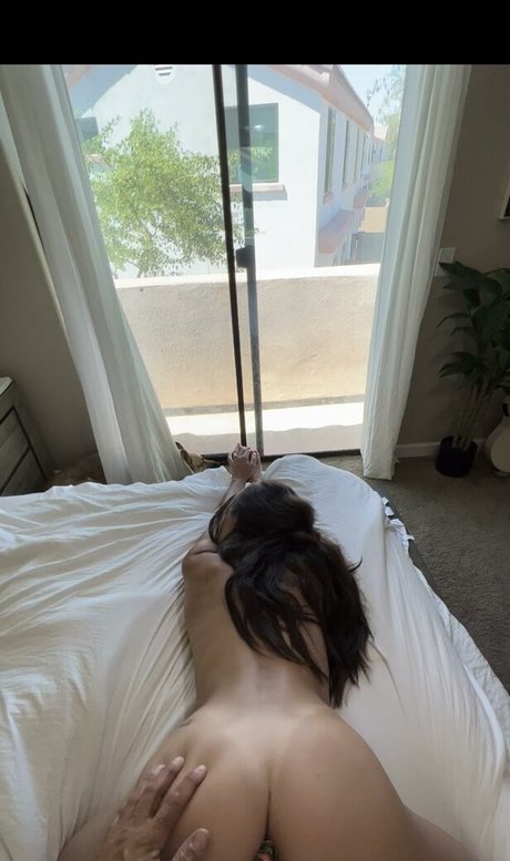 Sloane Nash perfect model pic