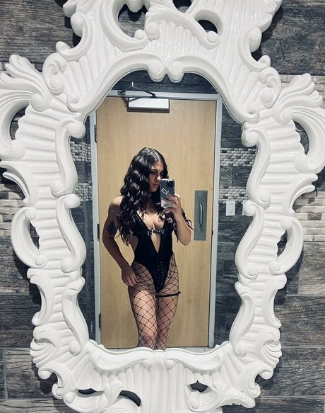 Sloane Nash beautiful star photos