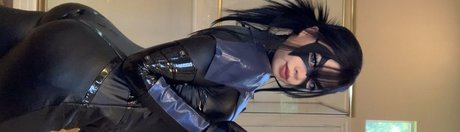 yalocalwaifu naked star photos