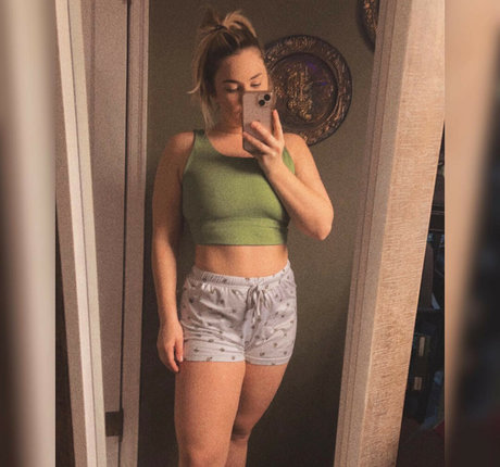 Eevyasmr nudes star images