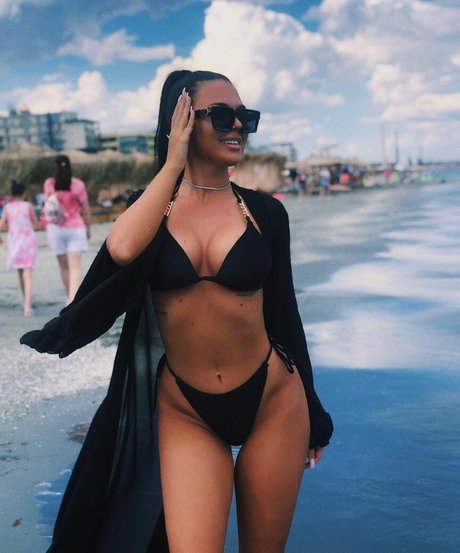 andra dumi porn model pics