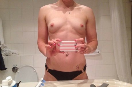shemale cumshot onlyfans naked pictures