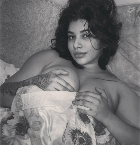 LegendaryBooty pornstar art photo