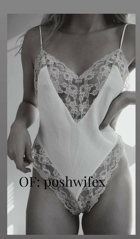 Therealposhwife model nice pictures