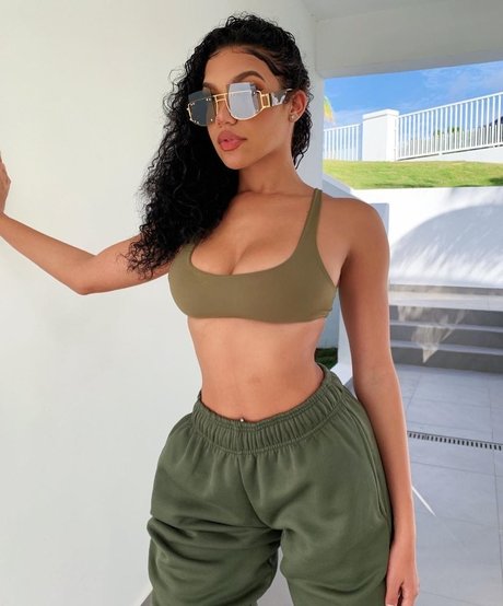 Tiona Fernan free star gallery