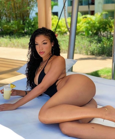 Tiona Fernan hd actress pictures