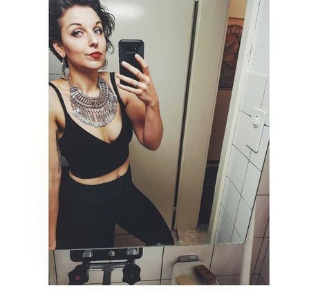 Irina Mirella high quality star photo