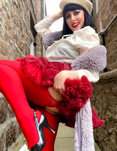 loveitwithlynsey model art images