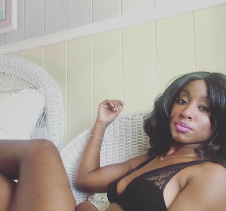 Scarlette Douglas model pornographic galleries