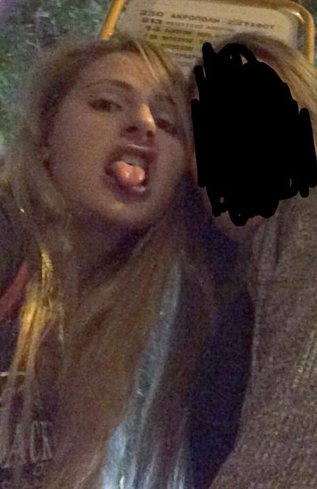 Sophia Zisi hot model img