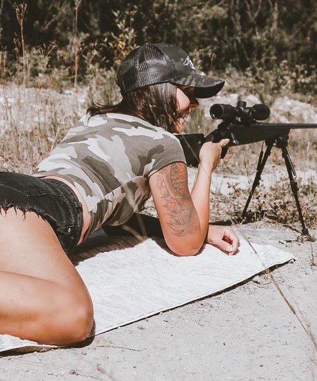 Elaina Grant model naked archive