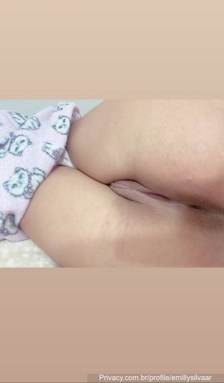 Emillysilvaa r nude pornstar pics