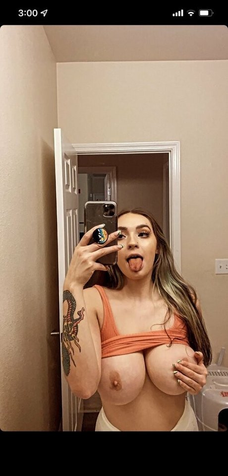 stepdaughter onlyfans nude pictures