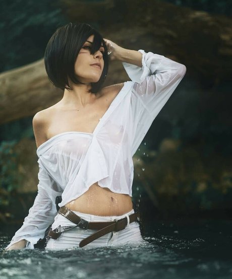 MiikhyDeafening naked model pic