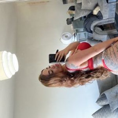 Louise McNamara pretty star image