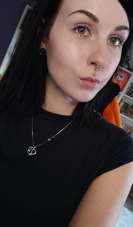 romisu sexy actress picture