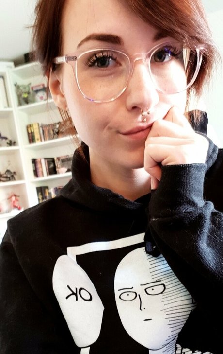 romisu exclusive model img