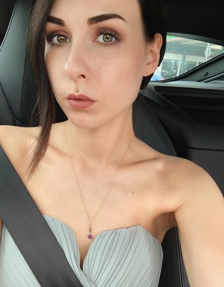 romisu pornographic actress pic