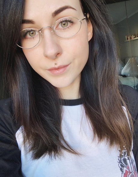 romisu xxx star picture