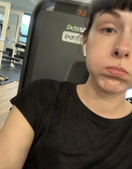 romisu sexy actress pic