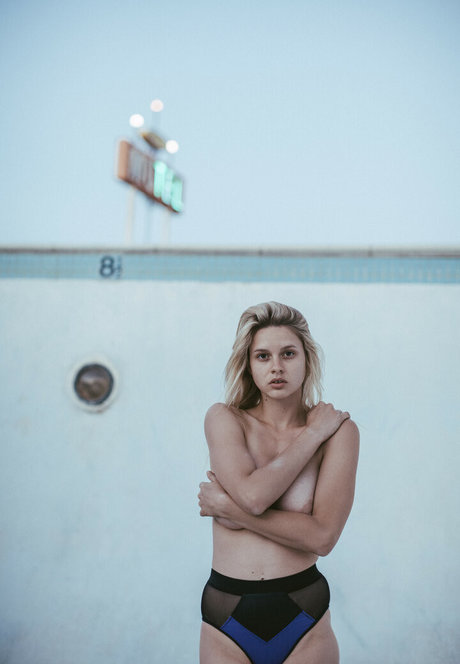 Elle Brittain model exclusive img