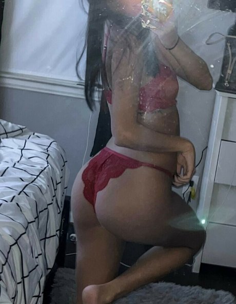 Emilyy Jayye model image